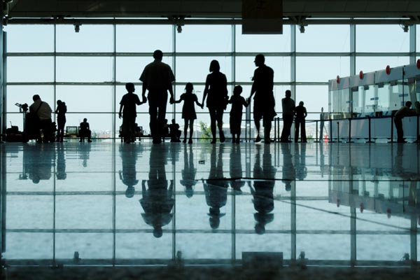 Family-travel-airport